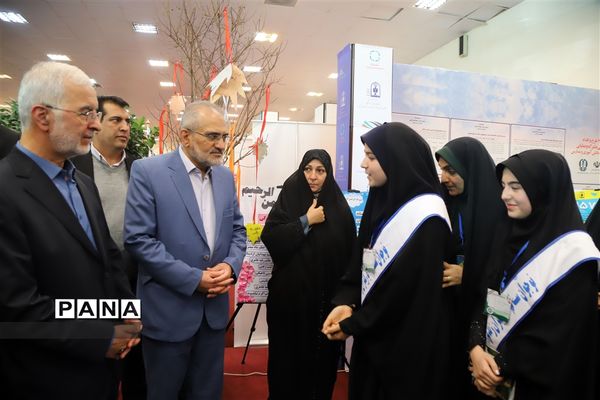 بازدید معاون پارلمانی رئیس جمهوری از نمایشگاه یاریگران زندگی