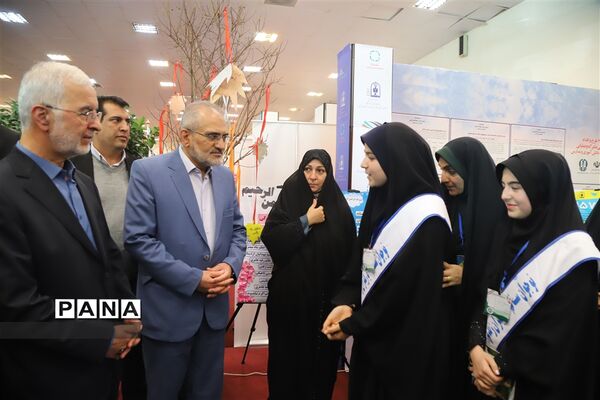 بازدید معاون پارلمانی رئیس جمهوری از نمایشگاه یاریگران زندگی