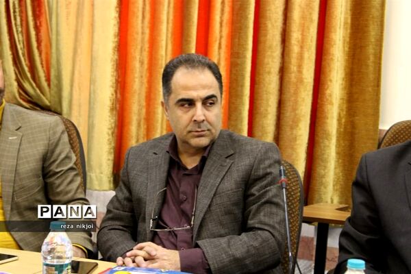 نشست هم‌اندیشی مدیران دوره دوم متوسطه ناحیه یک بهارستان