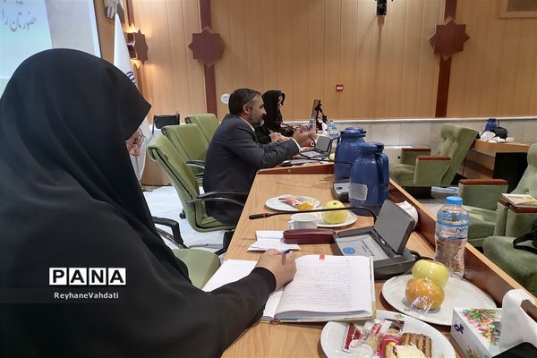 برگزاری دومین نشست تخصصی مشترک دبیران عفاف و حجاب و مشاوران امور بانوان استان