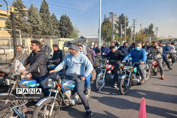 مراسم توزیع رایگان کلاه ایمنی در شهرستان اسلامشهر