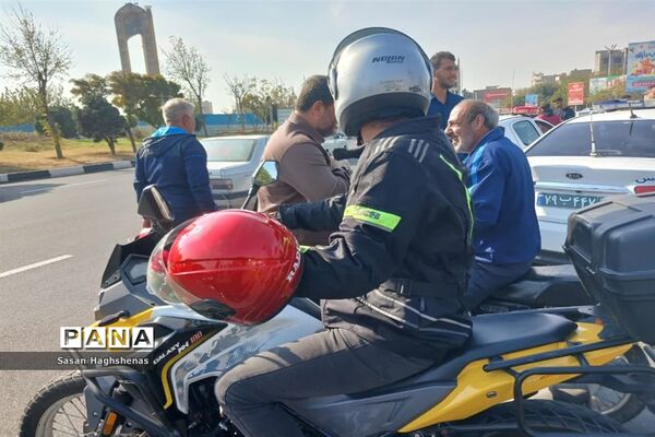 مراسم توزیع رایگان کلاه ایمنی در شهرستان اسلامشهر