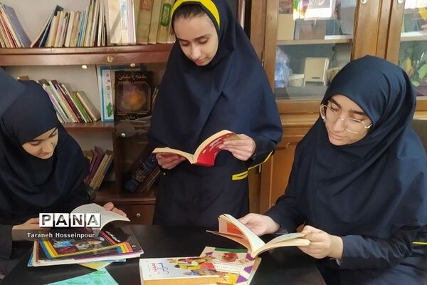 طرح نشست کتاب‌خوانی رایگان در دبیرستان سلاله کوثر شهریار