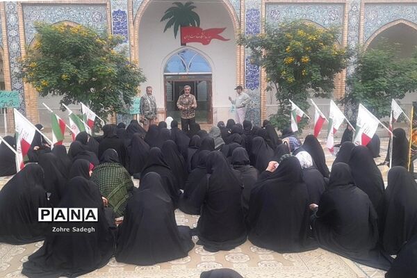 بازدید دانش‌‌آموزان دختر ناحیه‌یک شهرری از مناطق عملیاتی جنوب در اردوی معنوی راهیان نور