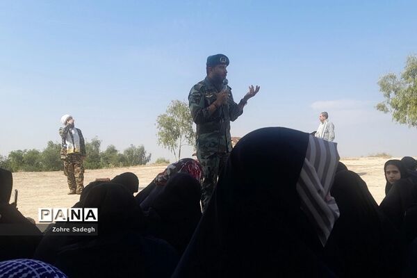 بازدید دانش‌‌آموزان دختر ناحیه‌یک شهرری از مناطق عملیاتی جنوب در اردوی معنوی راهیان نور