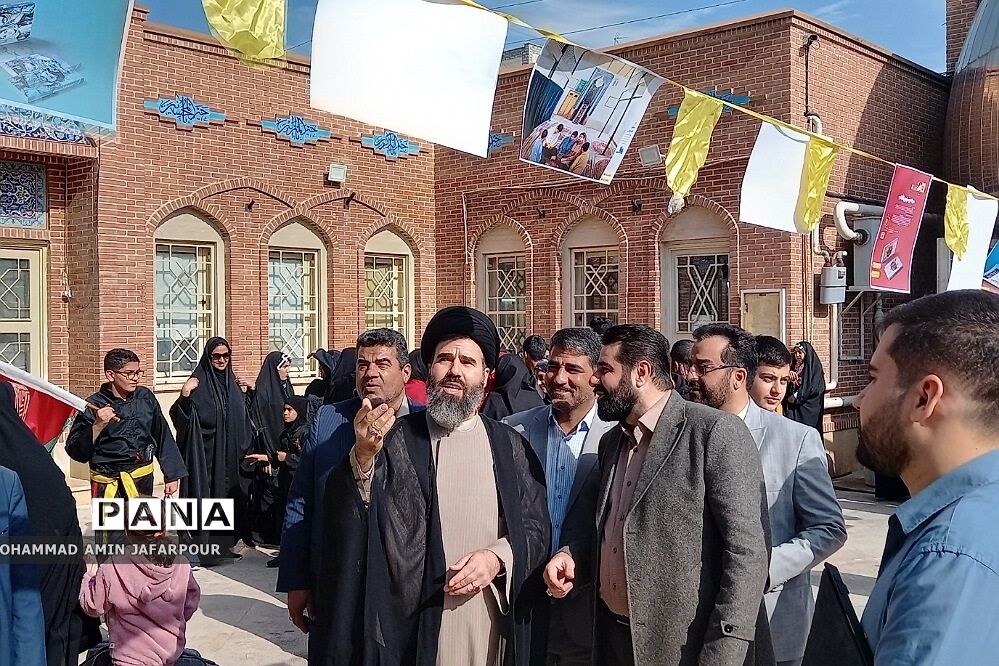 اقامه نماز جمعه در مصلای شهرستان پردیس