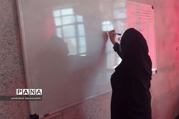 دوره سواد رسانه ویژه دانش‌آموزان در محمودآباد