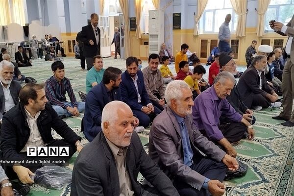 حضور پرشور مردم در نماز جمعه شهرستان رباط‌کریم
