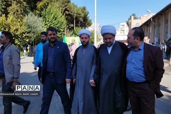 حضور پرشور مردم در نماز جمعه شهرستان رباط‌کریم