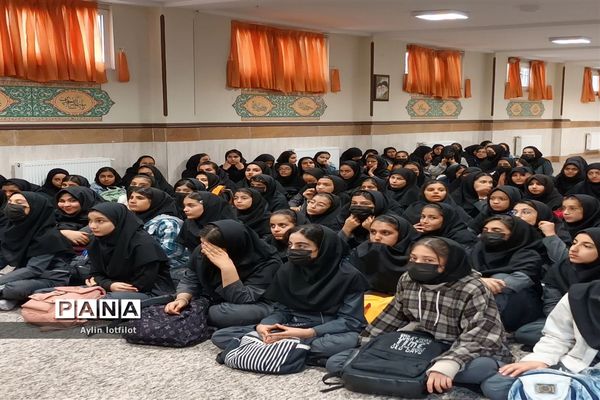 آموزش آتش نشانی و مانور زلزله  در دبیرستان خوارزمی