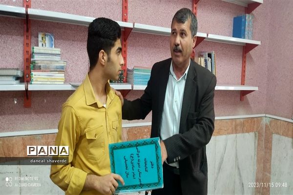 نواخته شدن زنگ کتاب و کتابخوانی در مدارس شهرستان شادگان