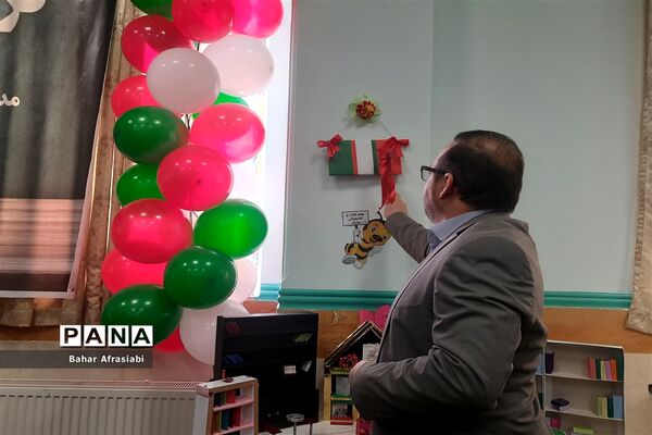 افتتاح کتابخانه مدرسه شهید بنی‌هاشمی به‌مناسبت هفته کتاب و کتابخوانی در شهرستان رباط‌کریم