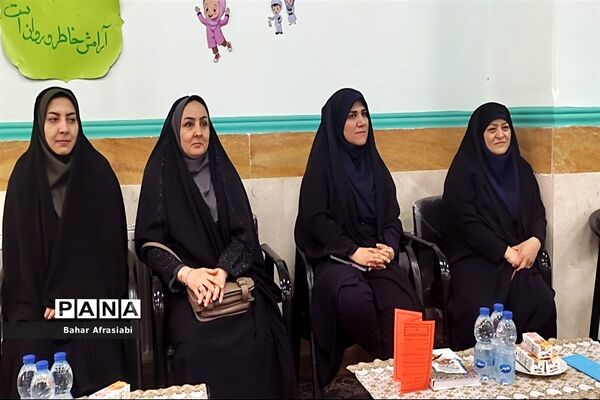 افتتاح کتابخانه مدرسه شهید بنی‌هاشمی به‌مناسبت هفته کتاب و کتابخوانی در شهرستان رباط‌کریم