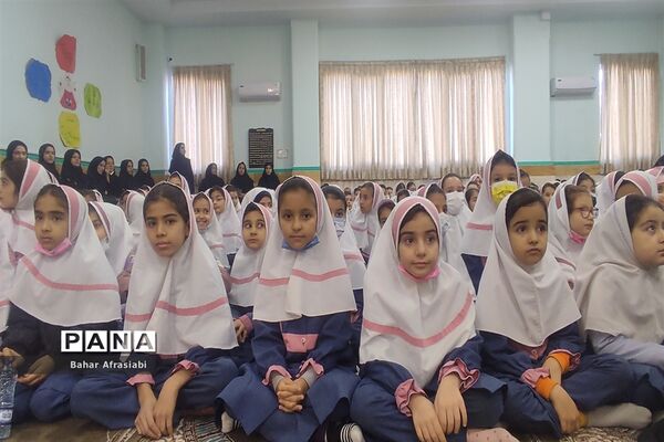 افتتاح کتابخانه مدرسه شهید بنی‌هاشمی به‌مناسبت هفته کتاب و کتابخوانی در شهرستان رباط‌کریم