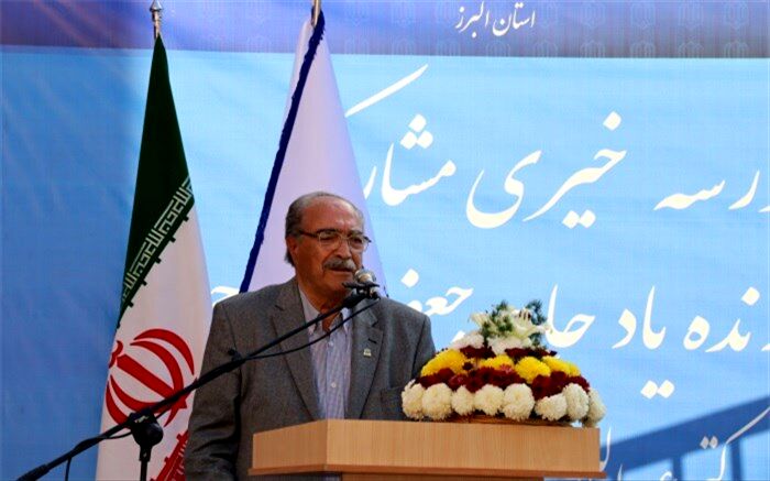 هیچ‌گونه سرمایه‌گذاری در این دنیا به اندازه مدرسه‌سازی خیر و برکت ندارد