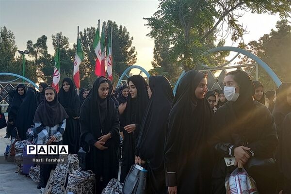 اعزام دانش‌آموزان دختر شهرستان‌قرچک به اردوی راهیان نور