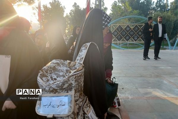 اعزام دانش‌آموزان دختر شهرستان‌قرچک به اردوی راهیان نور