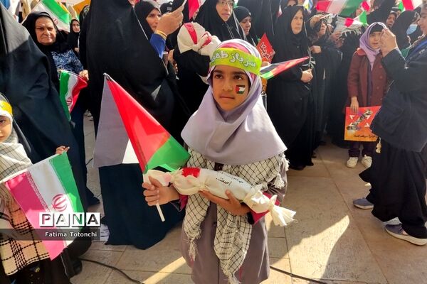 تجمع دانش‌آموزان در حمایت  از کودکان غزه در شیراز