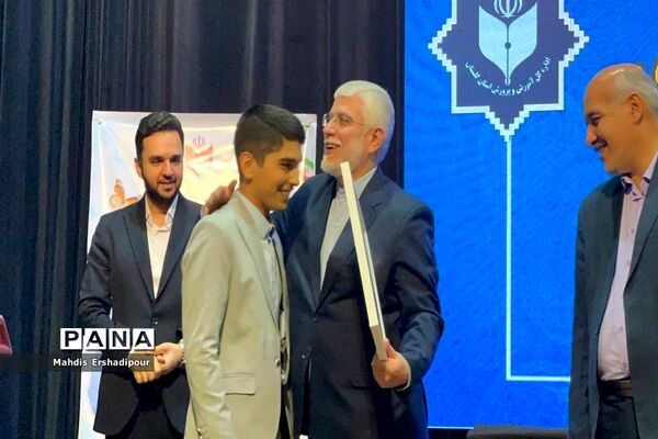 نشست تشکلات دانش‌آموزی با استاندار گلستان