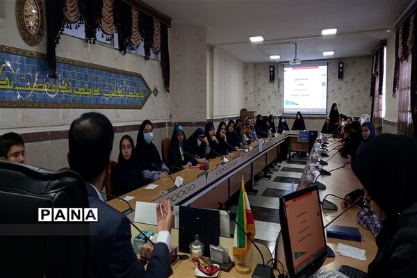 برگزاری جلسه آموزشی ویژه طرح هر مدرسه یک خبرنگار در شهرستان‌قدس