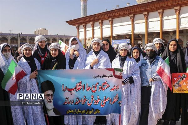 اجتماع بزرگ دانش‌آموزان شیرازی درحمایت ازمردم غزه درحرم شاهچراغ (ع)