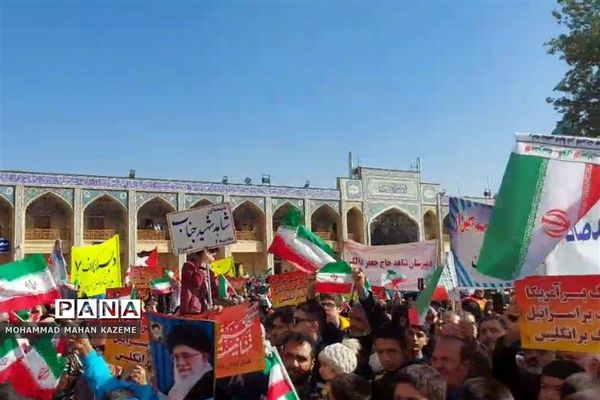 تجمع بزرگ فرهنگیان و دانش‌آموزان شیرازی در حمایت از فلسطین