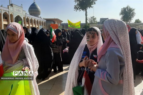 تجمع بزرگ فرهنگیان و دانش‌آموزان شیرازی در حمایت از فلسطین