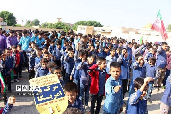 اجتماع دانش‌آموزان و فرهنگیان منطقه شبانکاره در حمایت از مردم مظلوم غزه