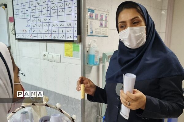 دیدار دانش‌آموزان مدرسه شهید حاج قاسم سلیمانی با پرستاران بیمارستان امام سجاد شهریار