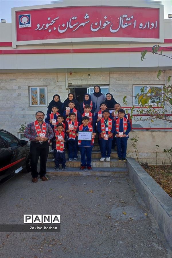 گرامیداشت ولادت حضرت زینب و روز پرستار  توسط دانش‌آموزان پیشتاز دبستان کوشا