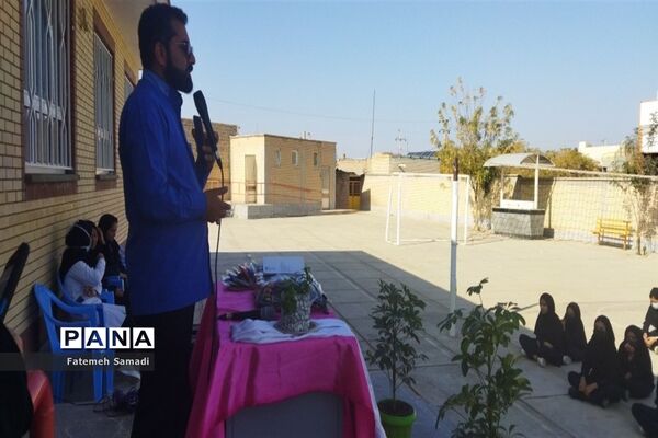 برگزاری جشن ولادت حضرت زینب (س) و روز پرستار در دبیرستان شهید حبیبی کاشمر
