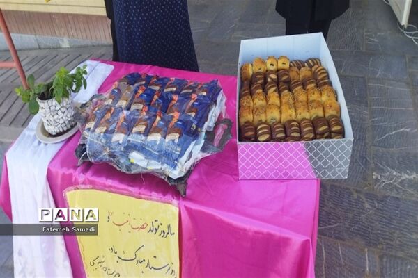 برگزاری جشن ولادت حضرت زینب (س) و روز پرستار در دبیرستان شهید حبیبی کاشمر