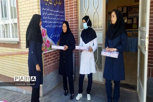 برگزاری جشن ولادت حضرت زینب (س) و روز پرستار در دبیرستان شهید حبیبی کاشمر