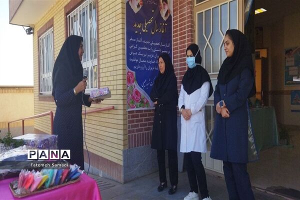 برگزاری جشن ولادت حضرت زینب (س) و روز پرستار در دبیرستان شهید حبیبی کاشمر