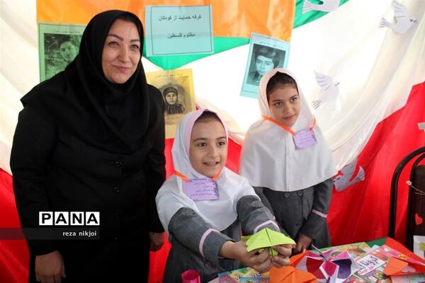 نمایشگاه ایستگاه دانایی در ناحیه یک بهارستان