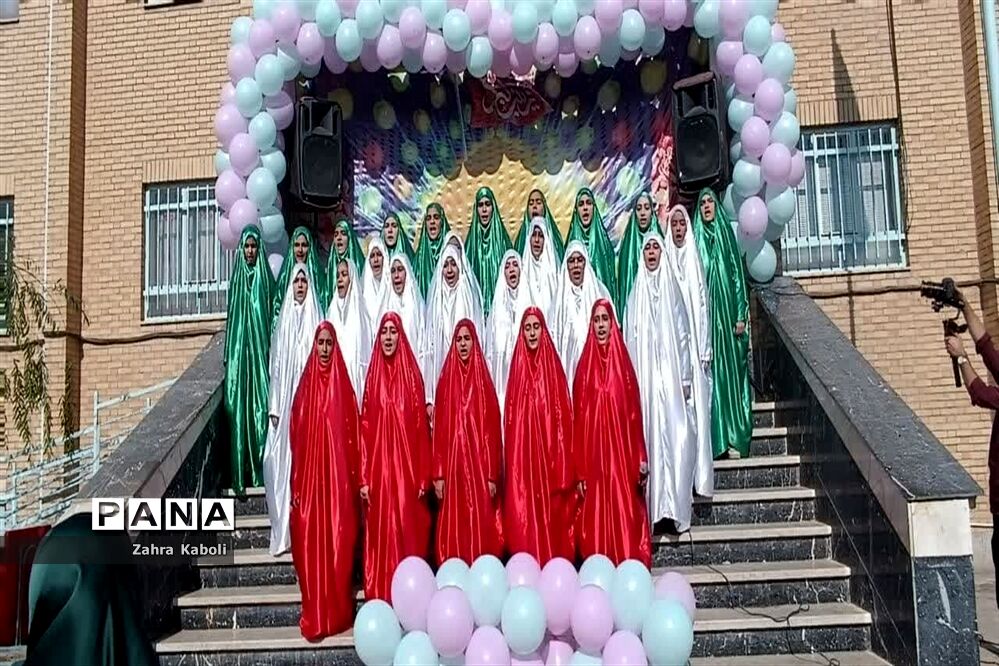 جشن میلاد حضرت زینب(س) درآموزشگاه ام‌ابیها(س)اسلامشهر