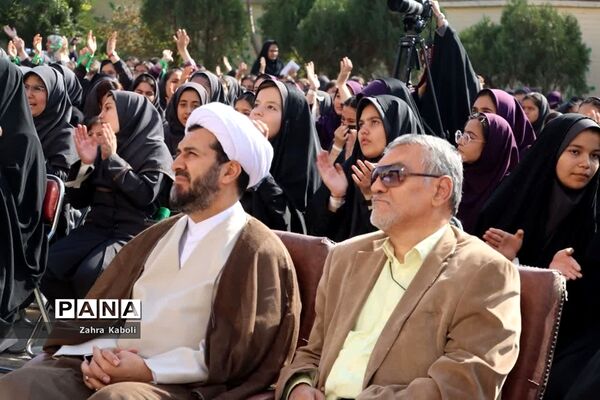 جشن میلاد حضرت زینب(س) درآموزشگاه ام‌ابیها(س)اسلامشهر