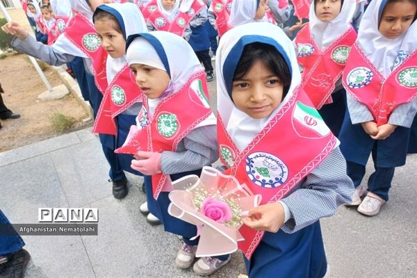 اجرای متفاوت جشن روز پرستار در مدارس آباده