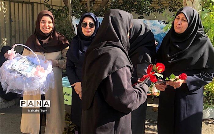 برگزاری مراسمی  به‌مناسبت ولادت حضرت زینب(س) در مدرسه آیت‌اله صدر/فیلم