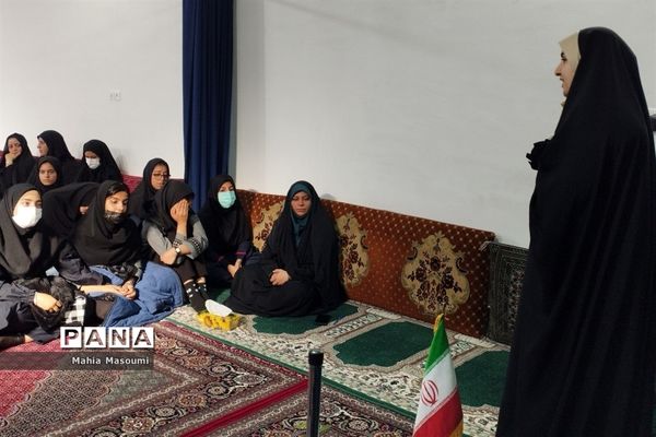 تقدیر از دانش‌آموزان راهیان‌نور شهر جوادآباد