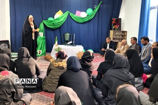 تقدیر از دانش‌آموزان راهیان‌نور شهر جوادآباد