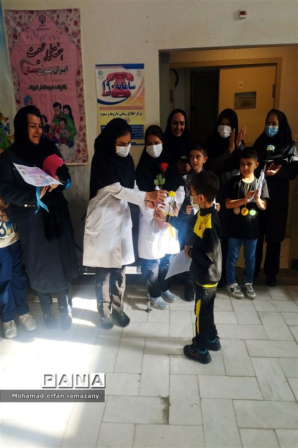 مراسم ولادت حضرت زینب(س) و روز پرستار در مدرسه شهید چاهی شهرستان راز