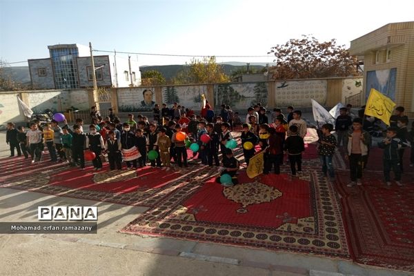 مراسم ولادت حضرت زینب(س) و روز پرستار در مدرسه شهید چاهی شهرستان راز