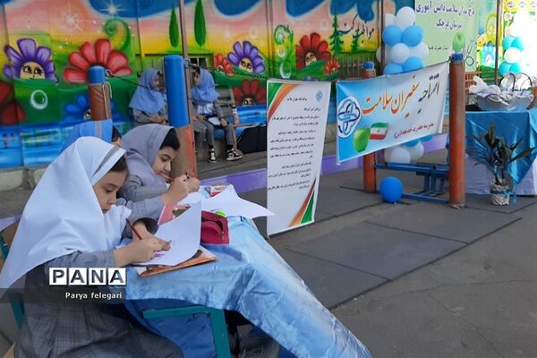 برگزاری افتتاح طرح سفیران سلامت دانش‌آموزی در شهرستان قرچک