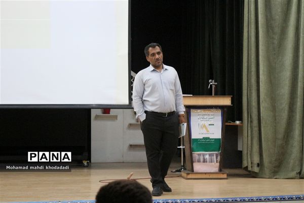 روز اول دوره آموزشی دانش‌آموز خبرنگاران پسر اهواز