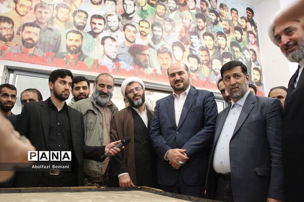 بازدید معاون اجرایی رئیس جمهوری از نمایشگاه «روایت پیشرفت» در قم