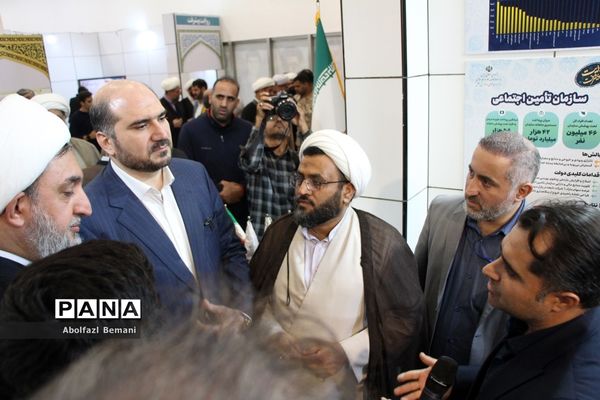 بازدید معاون اجرایی رئیس جمهوری از نمایشگاه «روایت پیشرفت» در قم
