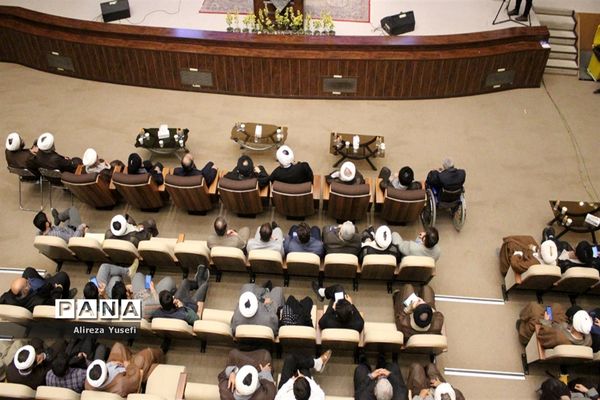 بازدید سخنگوی دولت از نخستین نمایشگاه «روایت پیشرفت» در قم