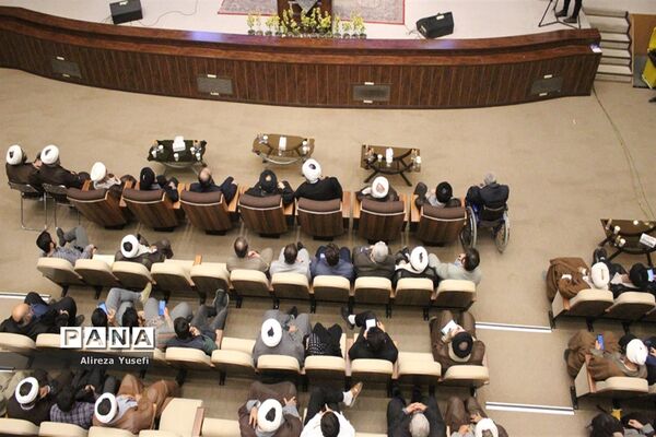 بازدید سخنگوی دولت از نخستین نمایشگاه «روایت پیشرفت» در قم
