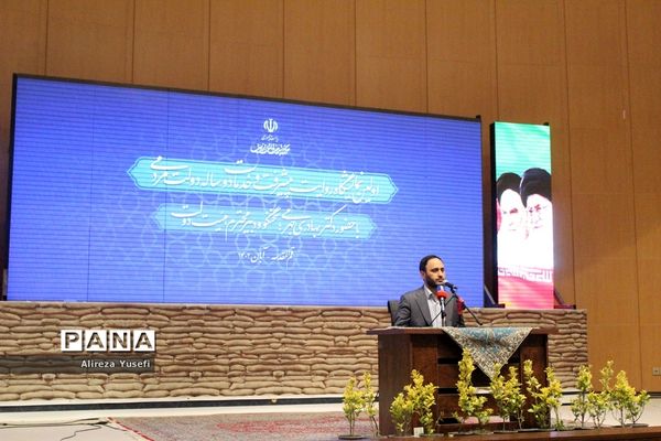 بازدید سخنگوی دولت از نخستین نمایشگاه «روایت پیشرفت» در قم